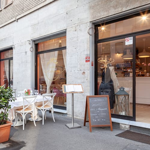 Donna Caterina, Milano