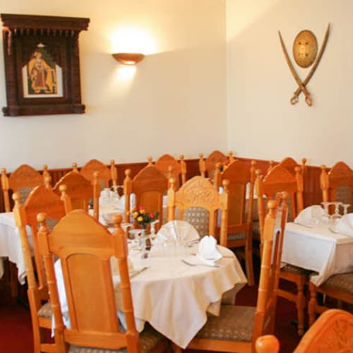 Neelkanth, Paris