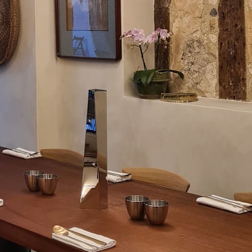 Table de Mee, Paris