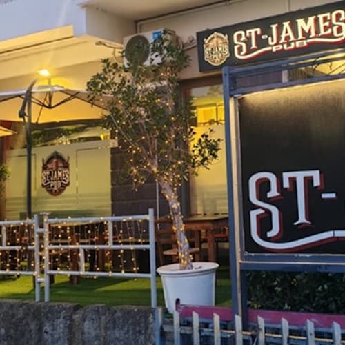 St. James Pub, rende