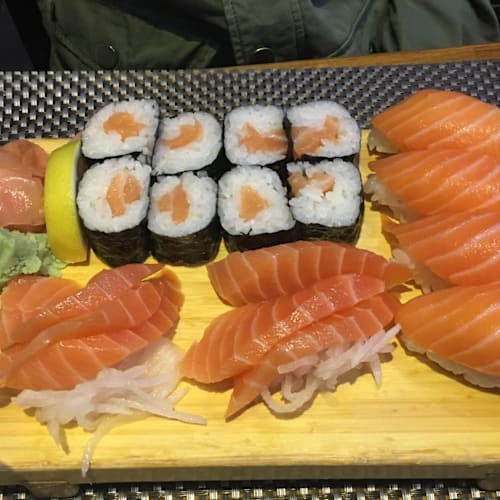 Momidji, Paris