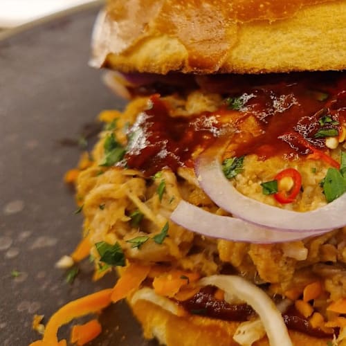 Burgerlution, Sion