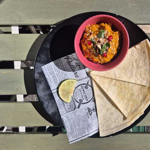 Yvonne & Nala, Genève