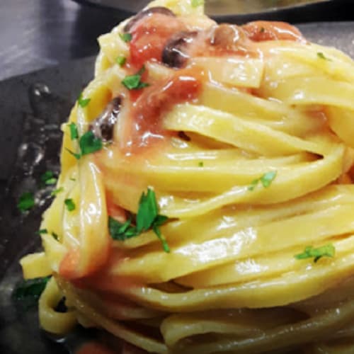 Seagull Tavern, Telti