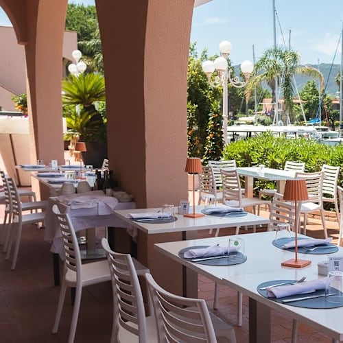 Casual Restaurant & Lounge Bar Portorosa, Furnari