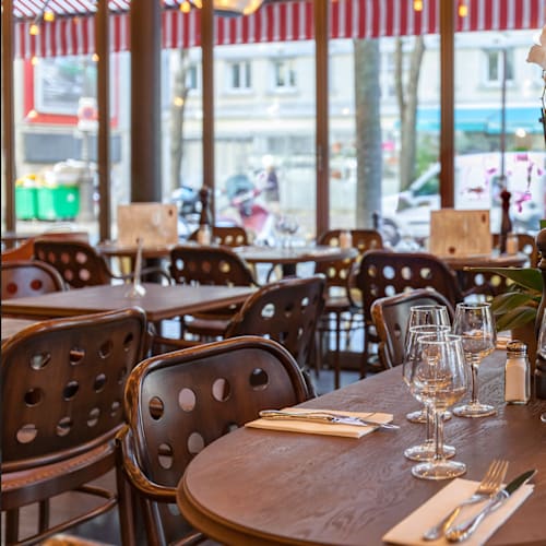 L'Argument, Paris