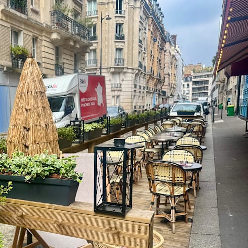 L'Argument, Paris