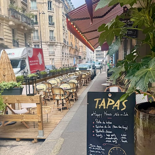 L'Argument, Paris