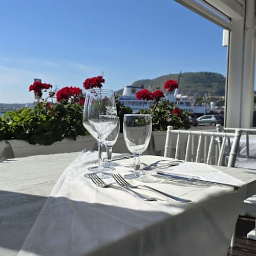 Ristorante Mustafà Al Porto Di Pozzuoli, Pozzuoli