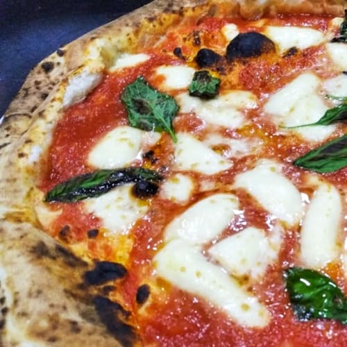 È Qui la Pizza dei Fratelli De Sivo, Napoli