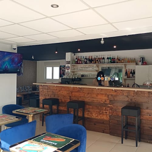 L& J Lounge, Vauhallan