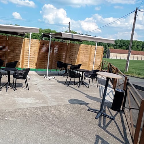 L& J Lounge, Vauhallan