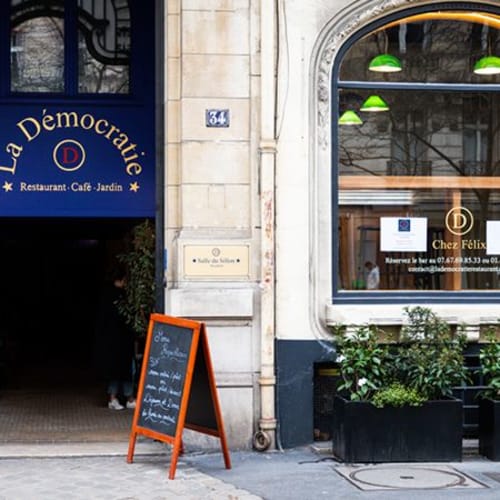 La Démocratie, Paris