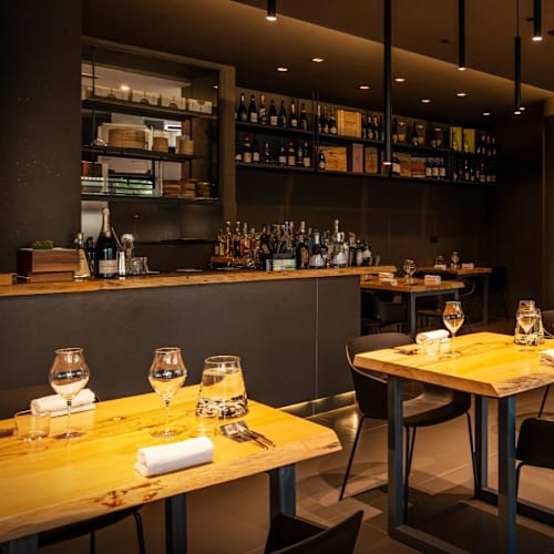 Truth Restaurant, Aversa
