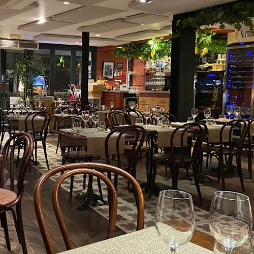 Neuilly's, Neuilly-sur-Seine
