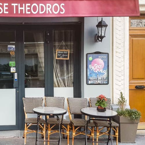 Ase Theodros, Paris