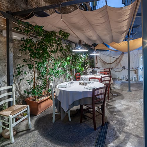 Caveau 17, Genova