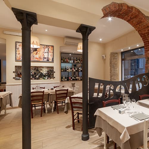 Caveau 17, Genova