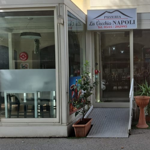 La Vecchia Napoli, Russi