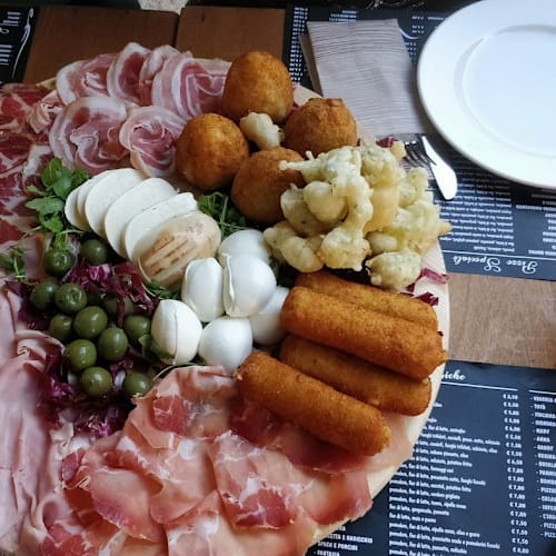 La Vecchia Napoli, Russi