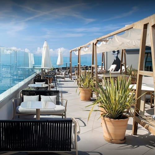 Radio Rooftop ME Sitges Terramar (Only Adults), Sitges