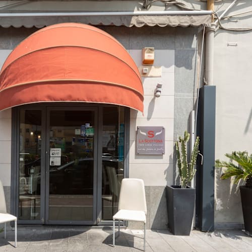La Scottona, Napoli