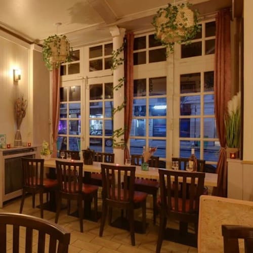 Chez les frangines, Paris