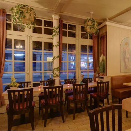 Chez les frangines, Paris