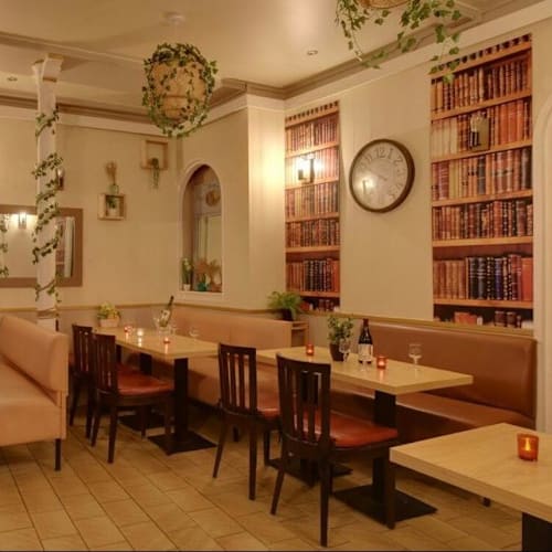 Chez les frangines, Paris