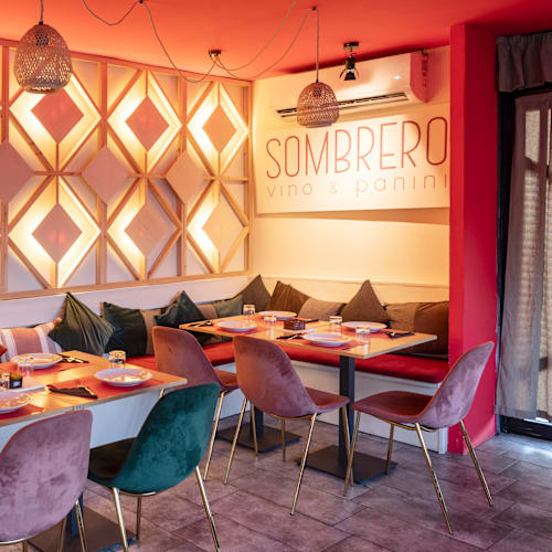 Sombrero vino e panini, Napoli