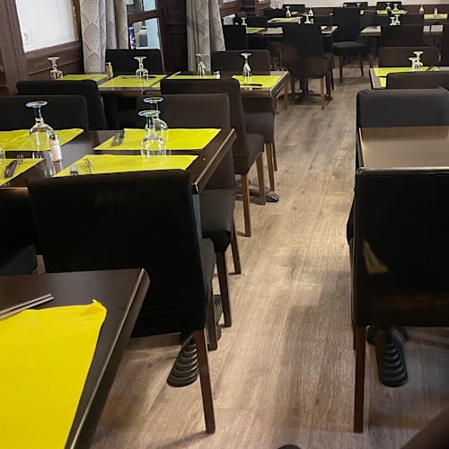 Genas Tandoori, Bron