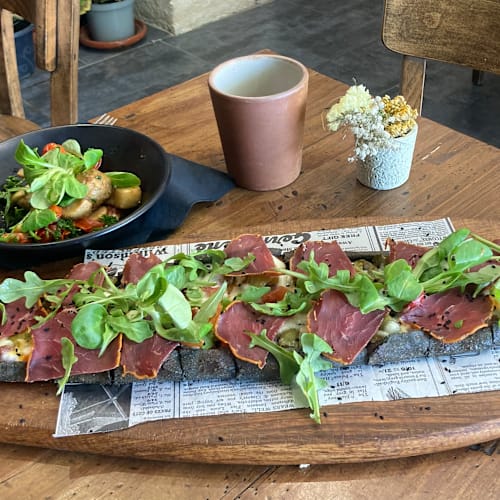 Black Pide, Paris