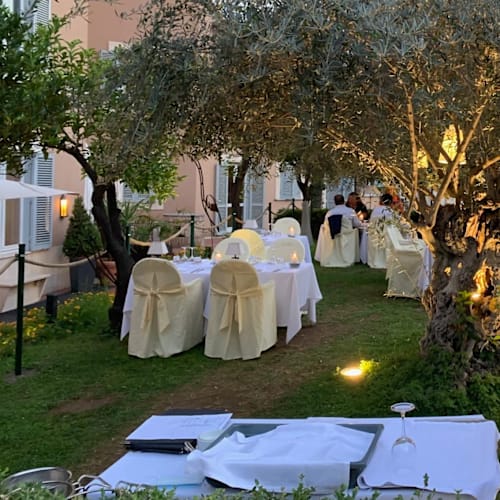 Unique Al Palatino Garden Restaurant, Roma