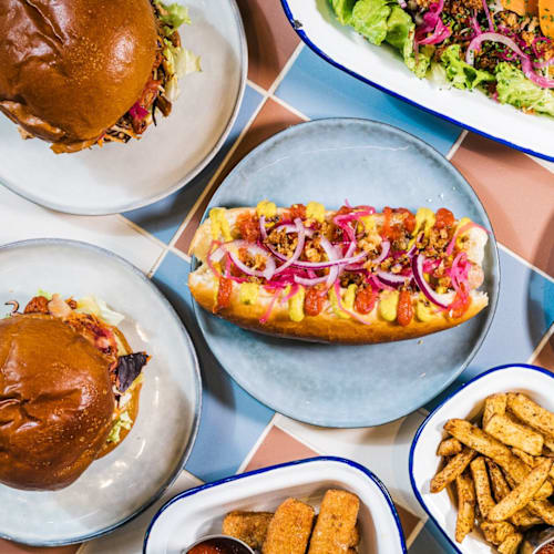 Starving Club, Paris