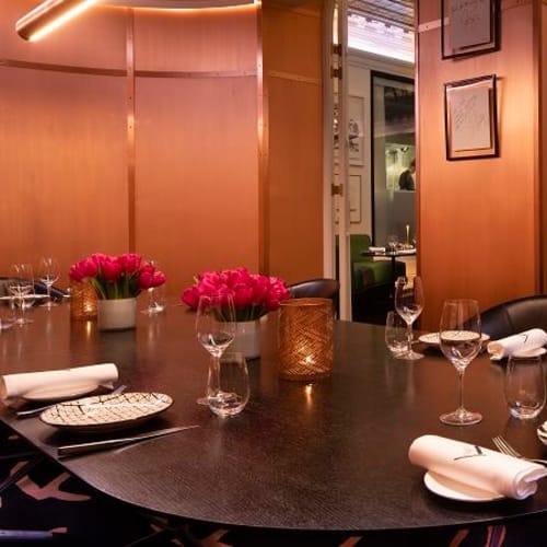 Le V - Hôtel Vernet, Paris