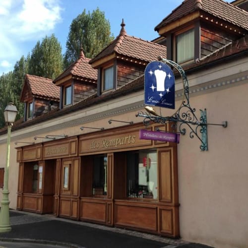 Hostellerie des Remparts, Delle