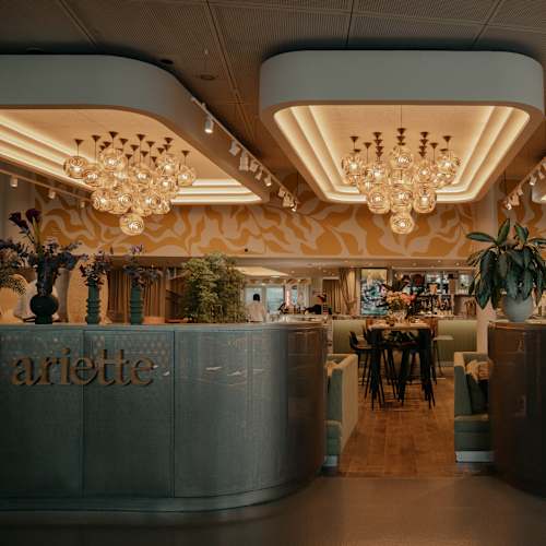Ariette, Paris