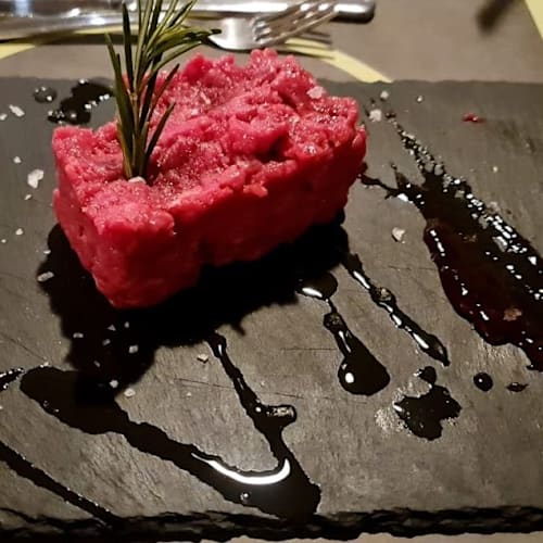 The Wild Rabbit, Bustighera