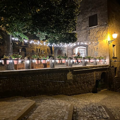 JinTo EnoGintoneria & Bistrot, Sutri
