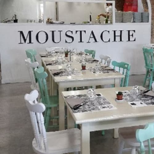 Moustache, Fornelli