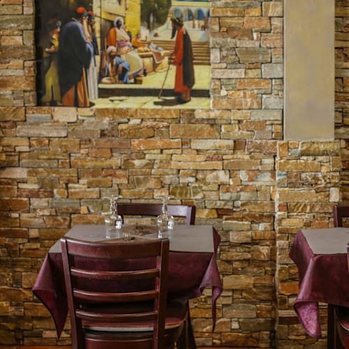 Le Phenicien, Paris