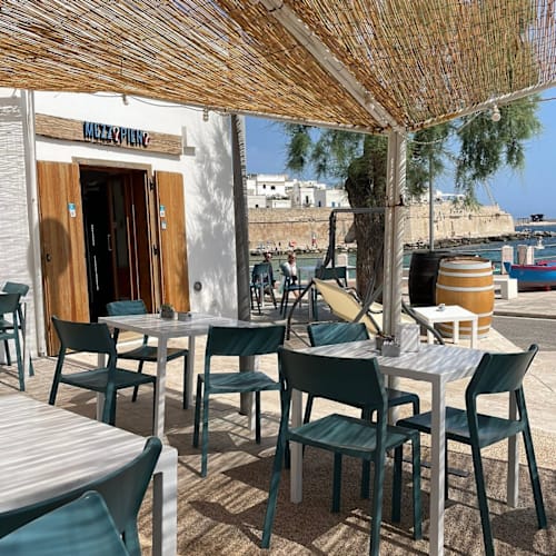 Mezzo pieno, Monopoli