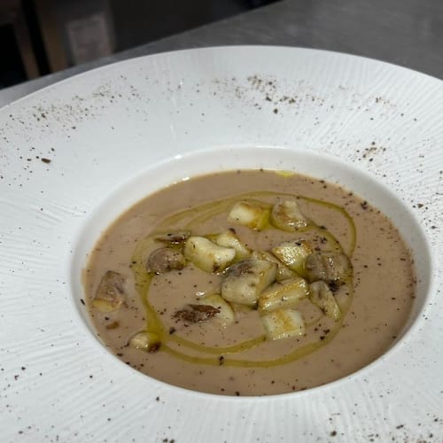 Trentatrè - cucina e caffè, Castello di Serravalle