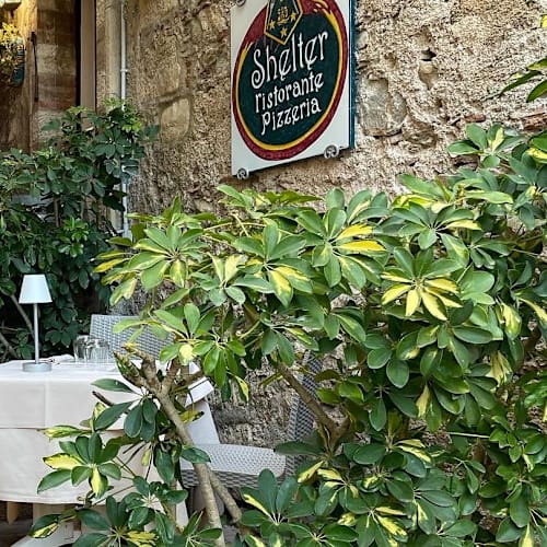 Shelter, Taormina