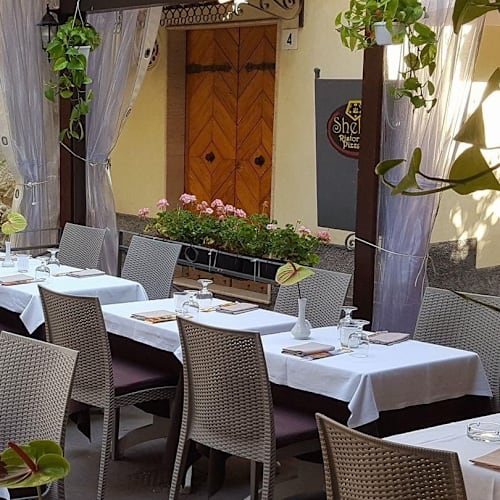 Shelter, Taormina
