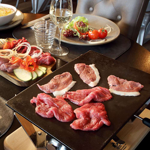 Restaurant La Cave, Spécialités Savoyardes, Les Belleville