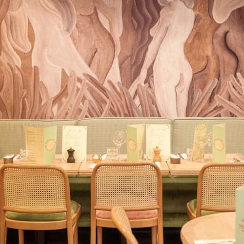 Le Village Café, Paris