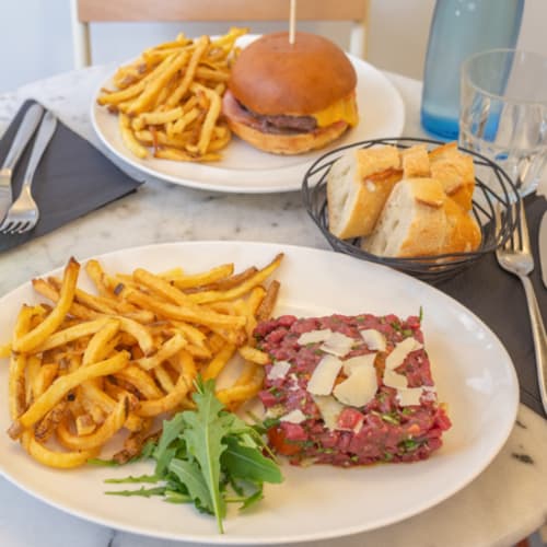 La Robe de la Girafe, Paris