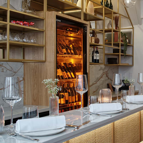 Akabeko, Paris