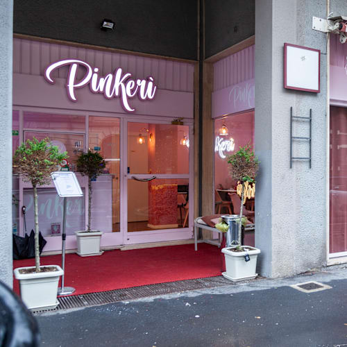 Pinkeri, Milano